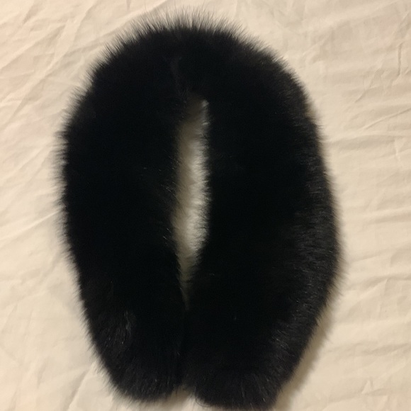 1 Madison Limited Collection coat with removable genuine fox fur collar - Picture 9 of 13